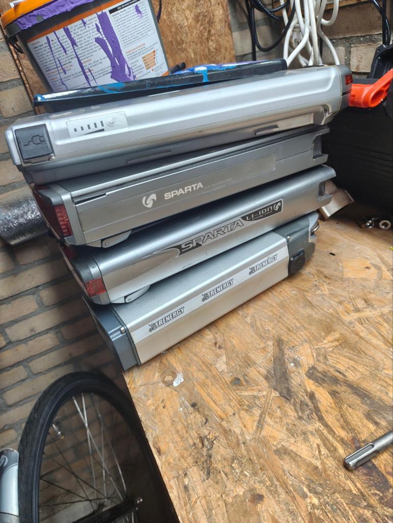 Verschillende defecte e-bike accu's, Ophalen of Verzenden