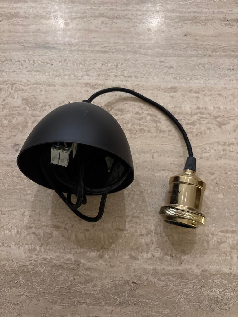 Zwarte plafondkap met messing E27 fitting, Ophalen of Verzenden, Zo goed als nieuw