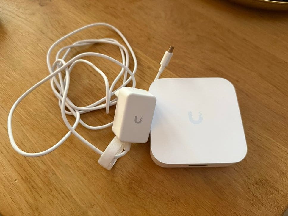 Ubiquiti UniFi Express (UX)|WiFi 6 Cloud Gateway |Nieuwstaat, Computers en Software, Routers en Modems, Ophalen, Zo goed als nieuw