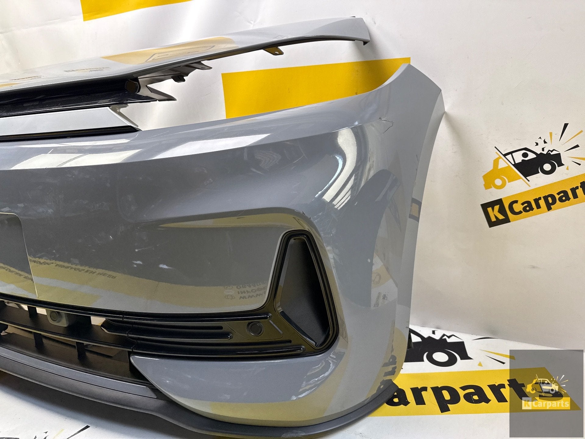 VW ID3 NEO VOORBUMPER 4PDC 10A807221C Facelift, Gebruikt, Volkswagen AG, Bumper, Berliner Ring 2
38440  Wolfsburg, DE