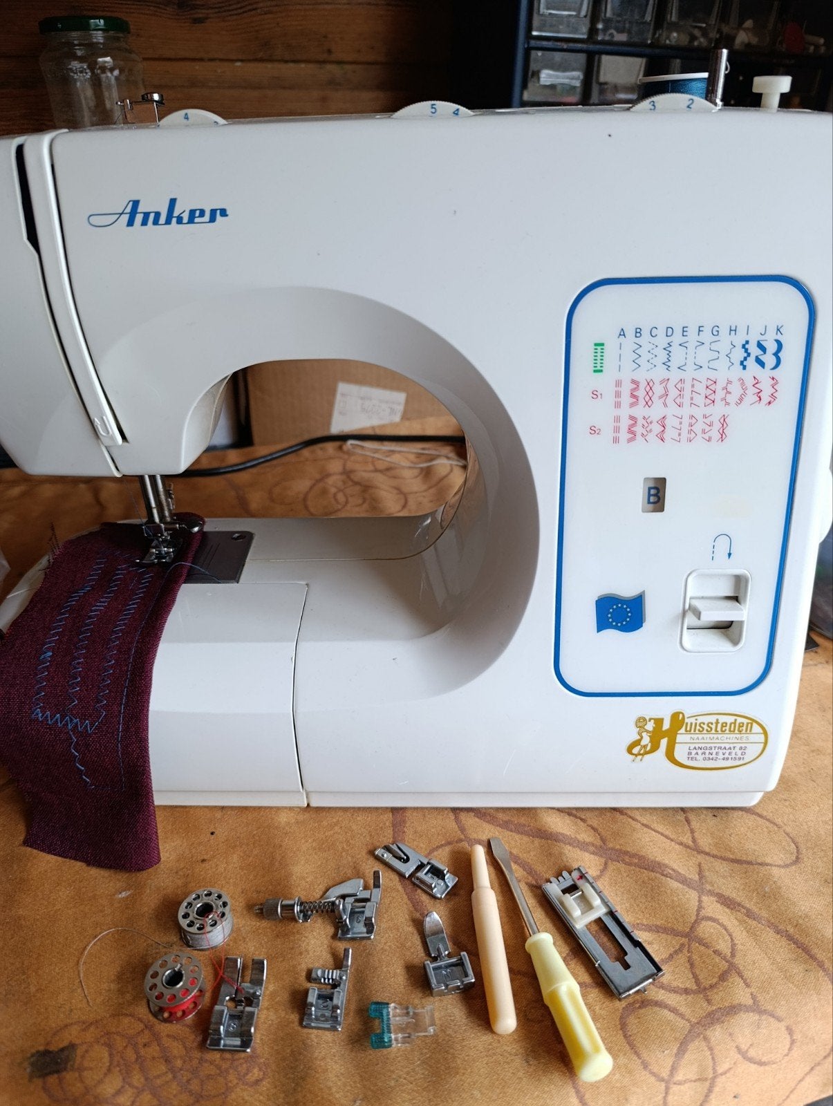 Anker Naaimachine met accessoires, Hobby en Vrije tijd, Naaimachines en Toebehoren, Ophalen of Verzenden, Zo goed als nieuw, Naaimachine