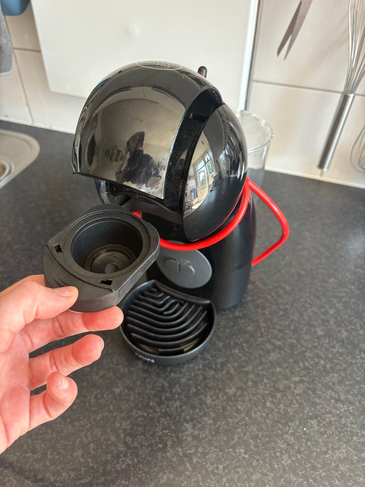 Nescafé Dolce Gusto Piccolo Koffiezetapparaat Zwart, Ophalen, Gebruikt, Koffiemachine, 1 kopje