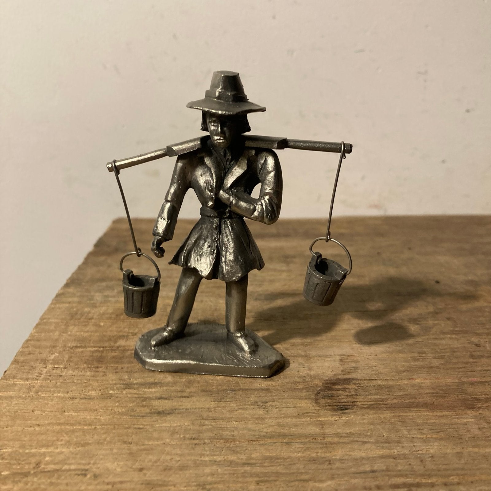Vintage Tinnen Beeldje Waterdrager - Koninklijke Daalderop, Ophalen of Verzenden