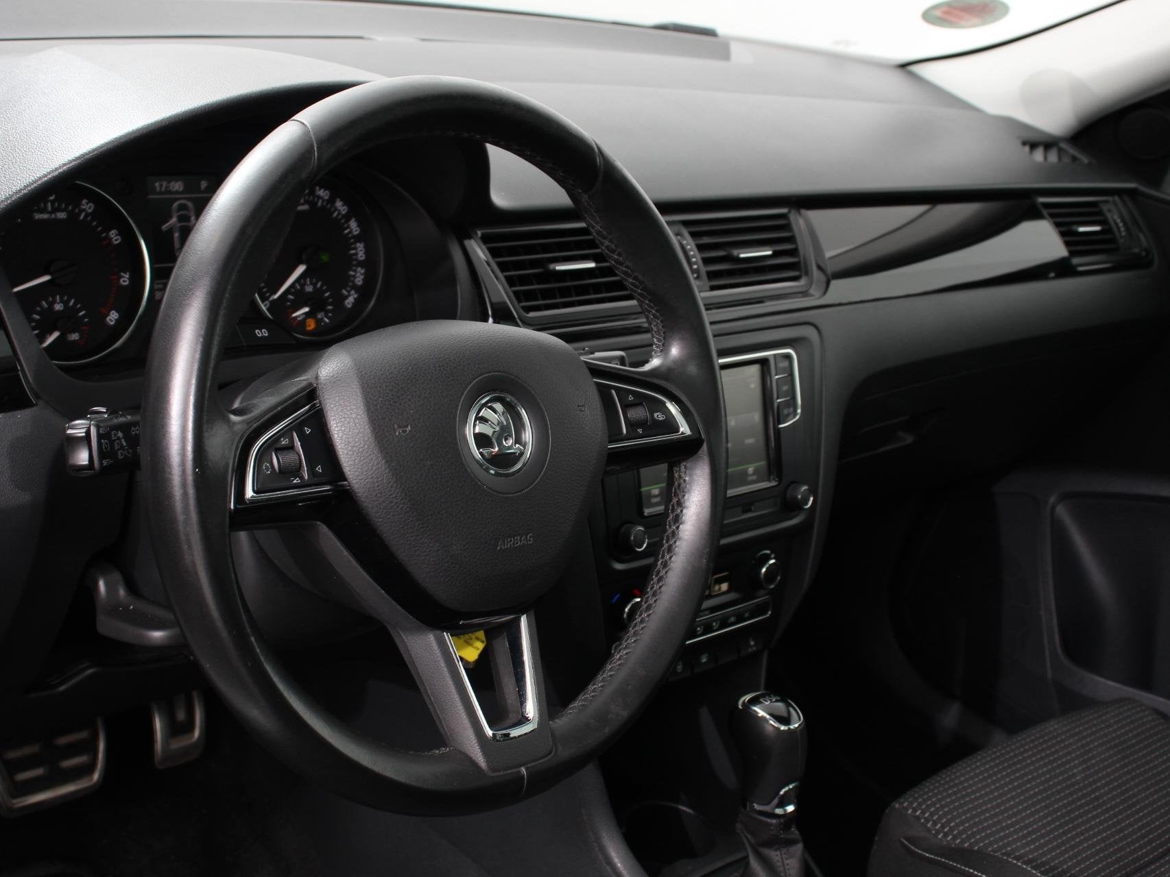 Skoda Rapid Spaceback 1.4 TSI 122pk Automaat Elegance Style, Auto's, Euro 5, Stof, Gebruikt, Zwart
