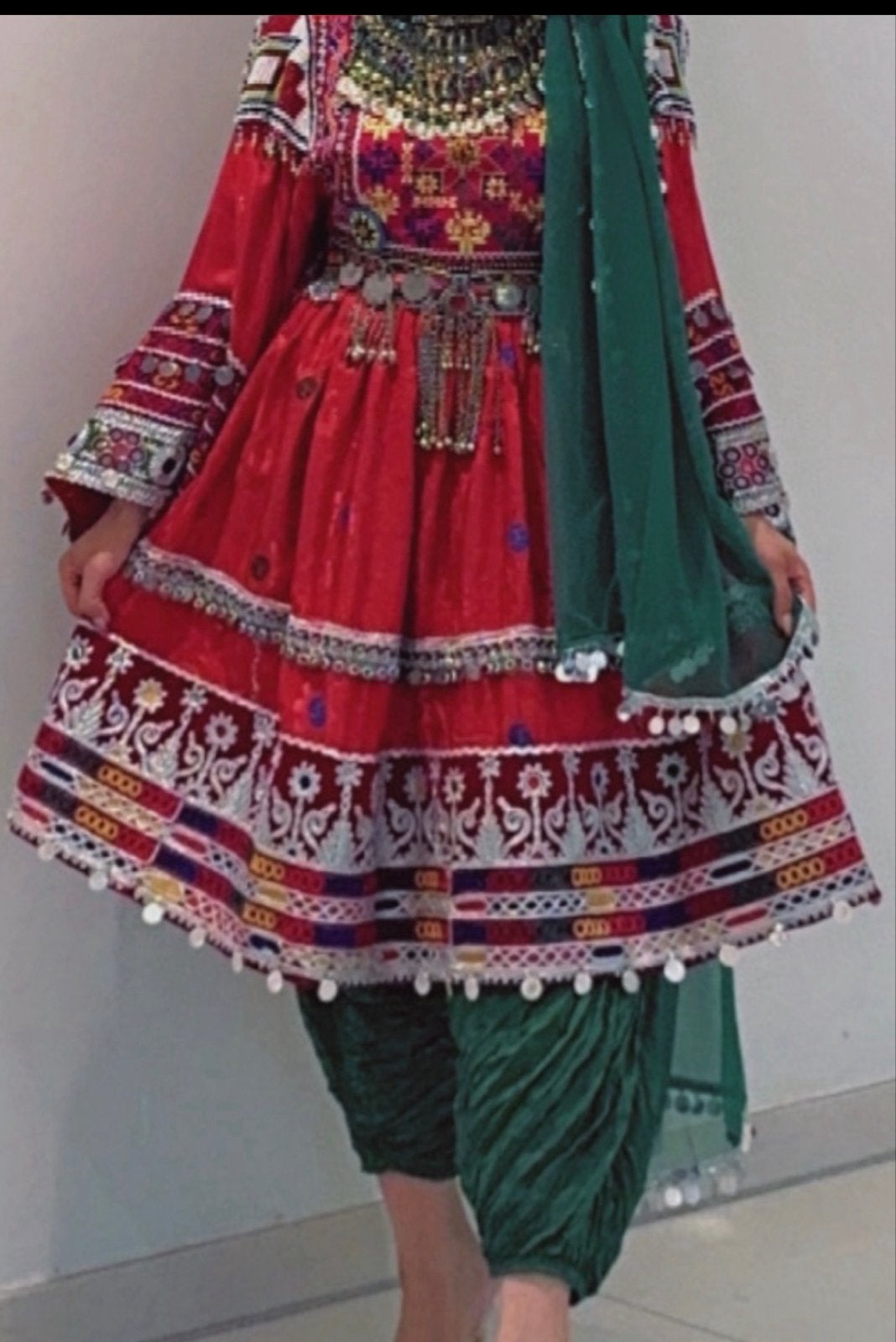 Traditionele Afghaanse jurk - Rood met groen, Maat 38/40 (M), Ophalen of Verzenden, Zo goed als nieuw, Boven de knie