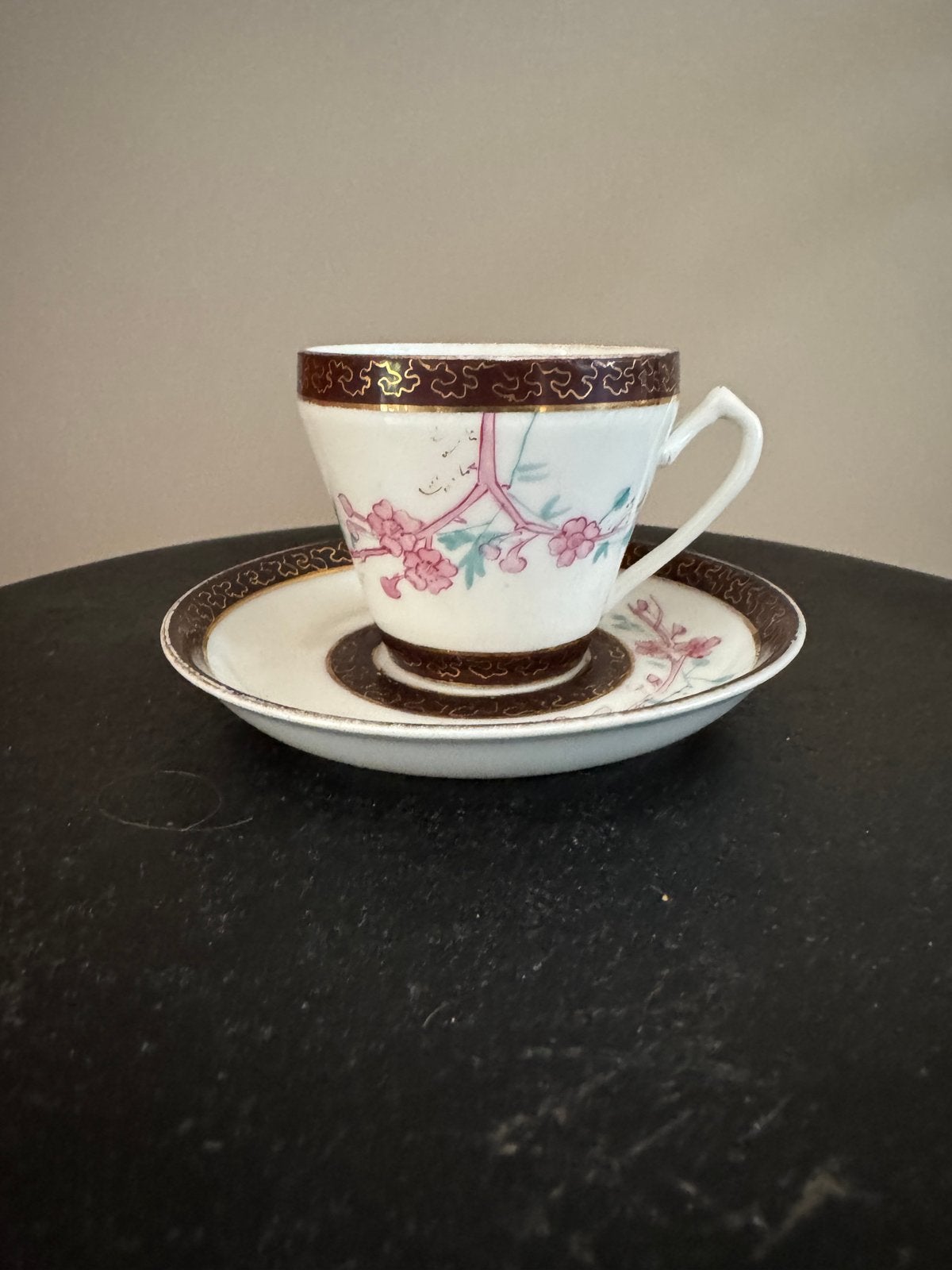 Antieke Chinese porseleinen kop en schotel met bloemdecor, Antiek en Kunst, Ophalen of Verzenden