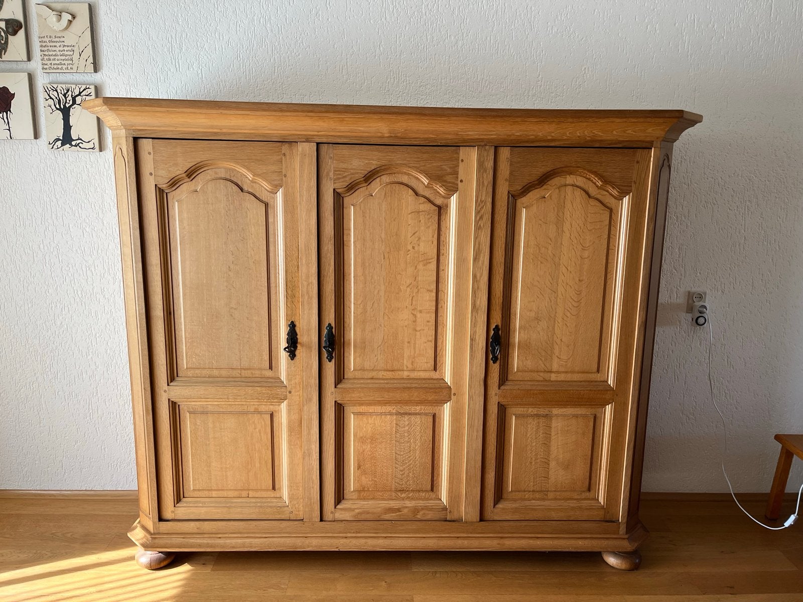 Massief eiken dressoir met 3 deuren, Antiek en Kunst, Antiek | Meubels | Kasten, Ophalen