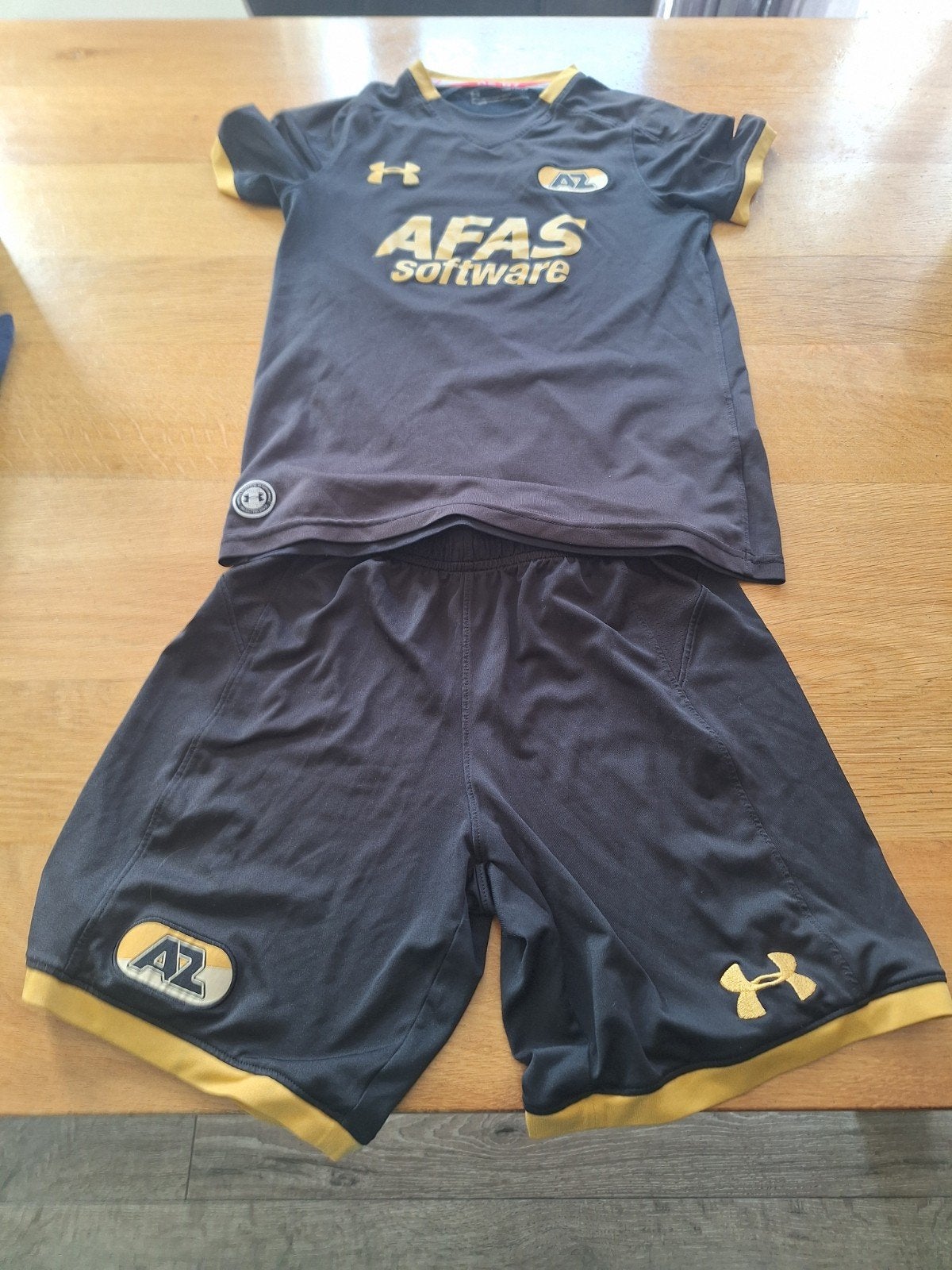 AZ Alkmaar tenue maat 137-147, Gebruikt, Verzenden, Jongen of Meisje, Setje