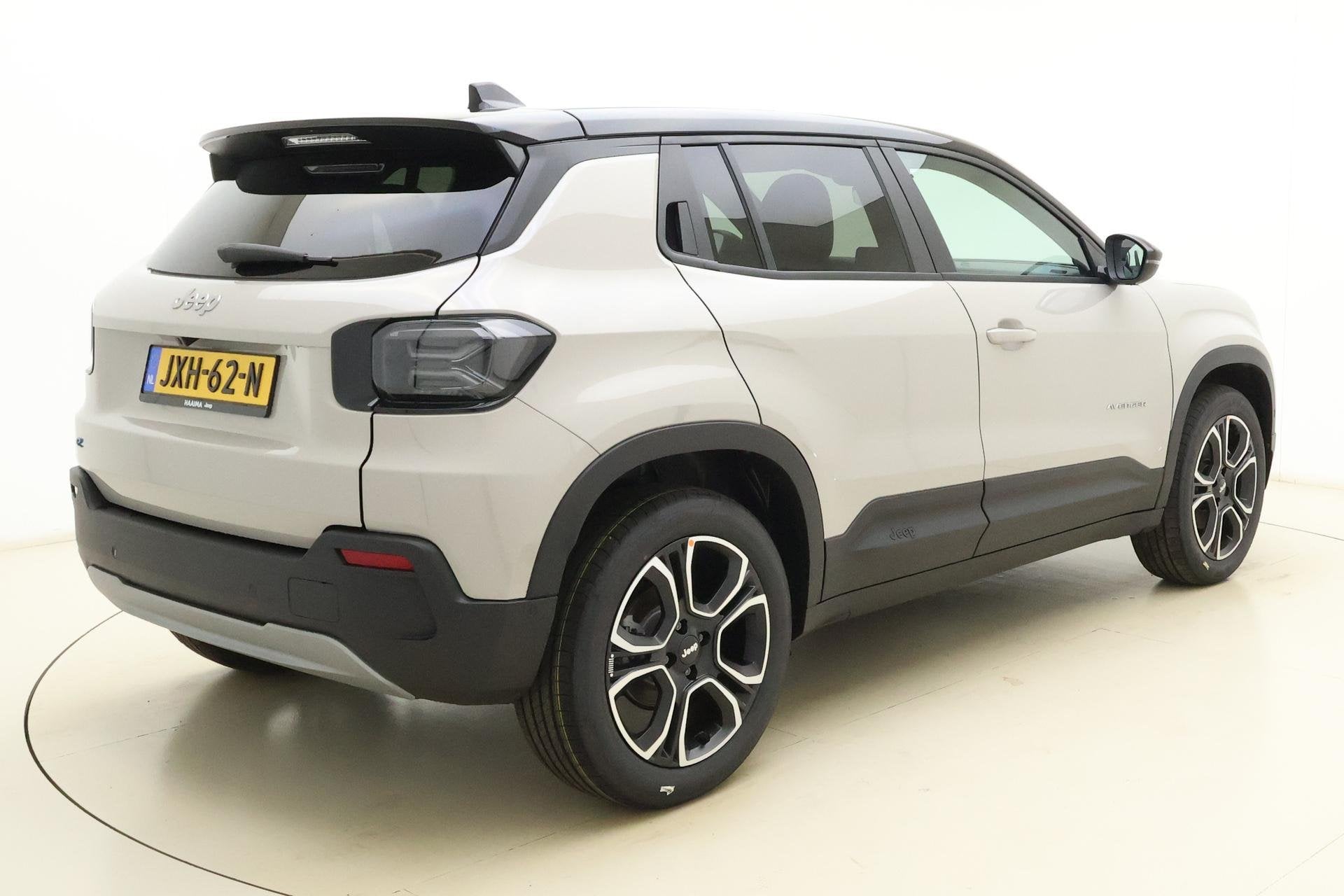 Jeep Avenger Summit 54 kWh | Panoramadak | Elektrische koffe, Auto's, Jeep, 394 km, 156 pk, Leder en Stof, Origineel Nederlands