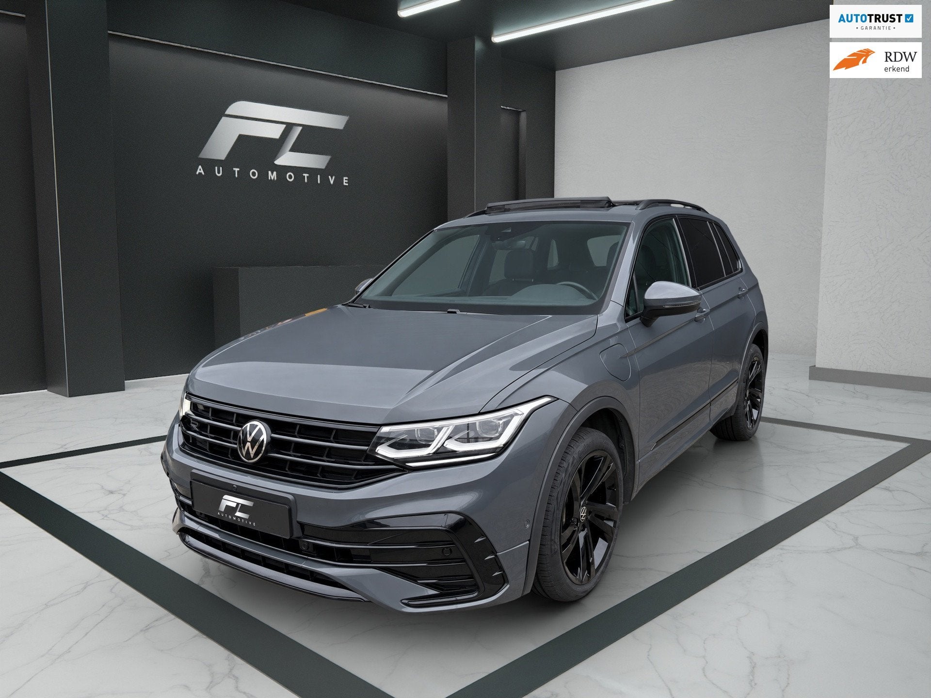 Volkswagen TIGUAN 1.4 TSI eHybrid R-Line Black edition | IQ, 1716 kg, Stof, 4 cilinders, 150 pk