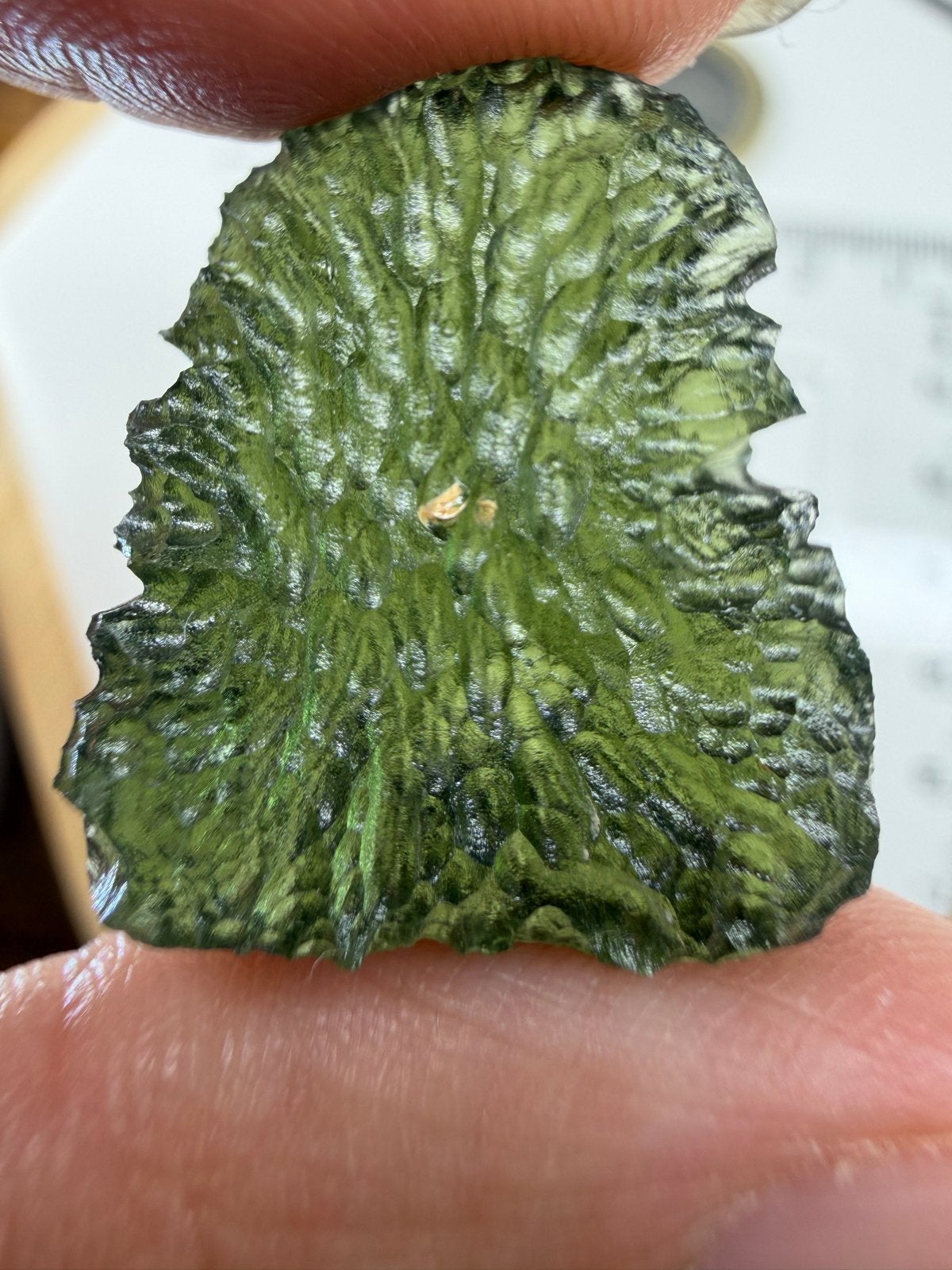 3.99g Moldaviet - Zeldzame Groene Tektiet, Ophalen of Verzenden, Mineraal