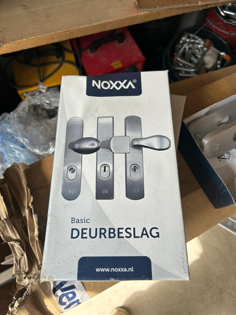 Noxxa Voordeur Beslag - Basic Deurbeslag, Ophalen of Verzenden, Zo goed als nieuw, Overige materialen, Klink of Kruk