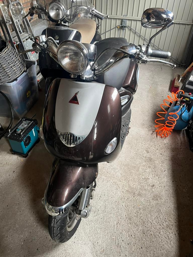 Retro scooter, Zo goed als nieuw, Benzine, Ophalen, Overige merken