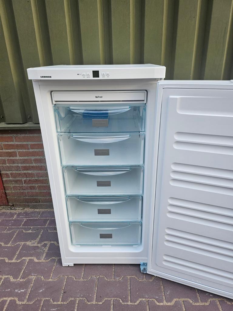 Liebherr vriezer 5 lade NO FROST energiezuinig in topstaat.., Minder dan 60 cm, 160 cm of meer, Zo goed als nieuw, Energieklasse A of zuiniger