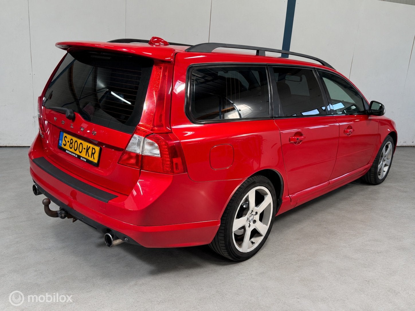 Volvo V70 2.5T R-Design AUTOMAAT / LEER / XENON, Gebruikt, 2521 cc, 93 €/maand, 1568 kg