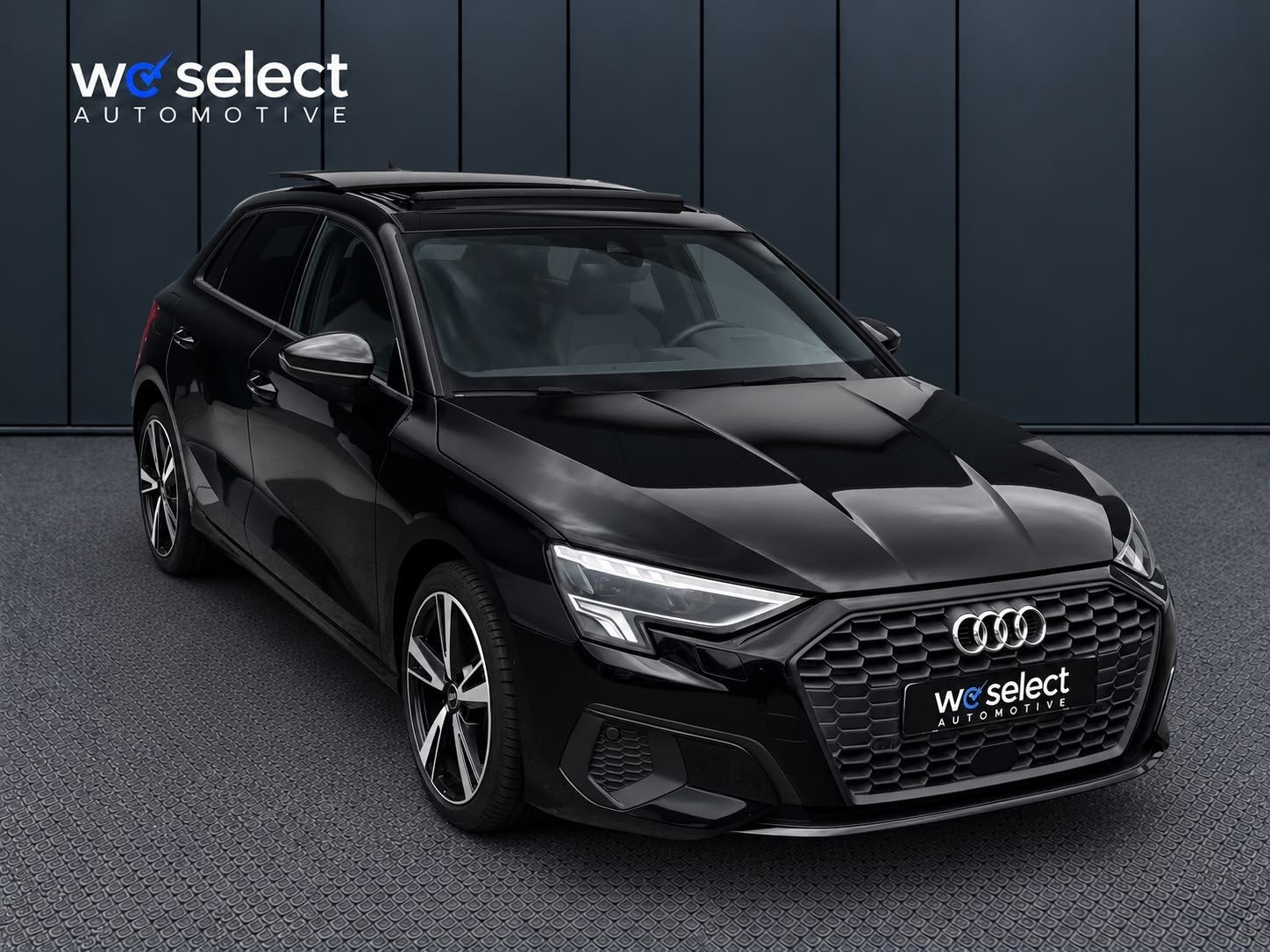 Audi A3 Limousine 35 TFSI S-Line Pano l Matrix l Side Assist, Stof, 4 cilinders, 150 pk, Zwart