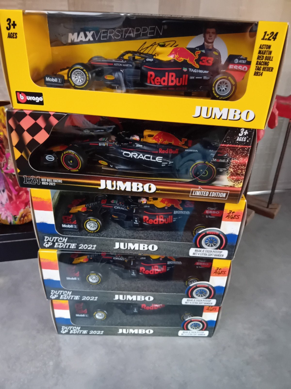 Max Verstappen Red Bull Racing schaalmodellen, Ophalen