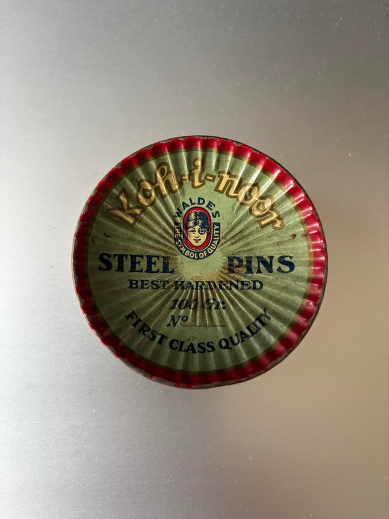 Mooi speldendoosje. Waldes. Koh i Noor, Ophalen of Verzenden, Gebruikt, Overige