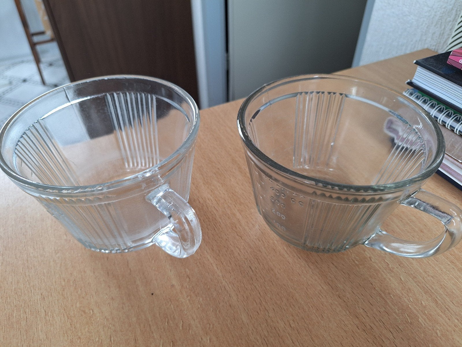 Set van 2 glazen maatbekers, Ophalen of Verzenden, Overige merken, Glas, Overige typen