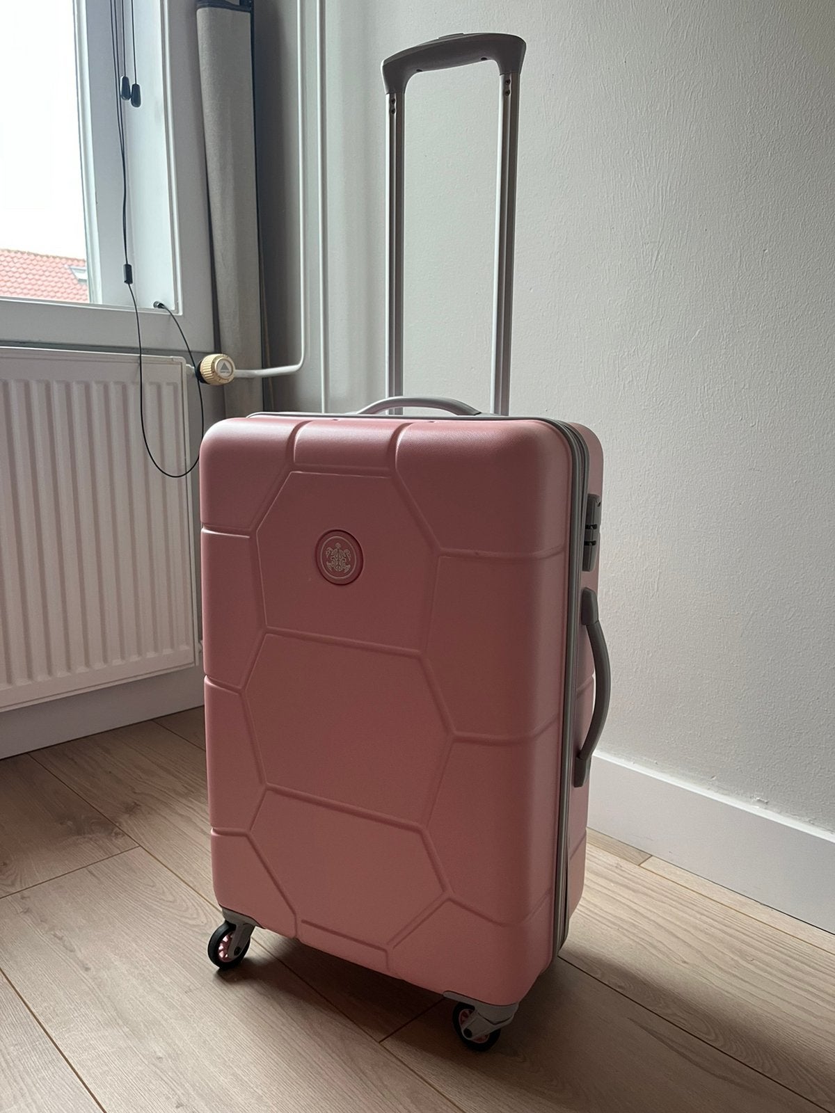Suitsuit roze koffer, Ophalen, Zo goed als nieuw, Hard kunststof