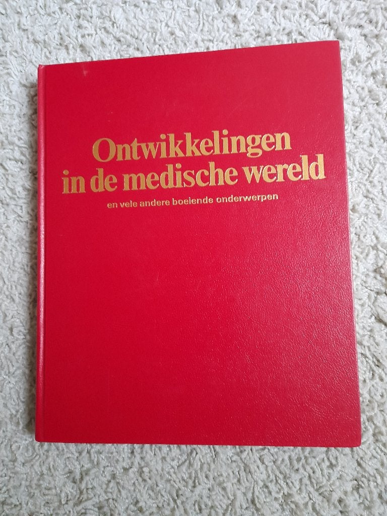 ONTWIKKELINGEN IN DE MEDISCHE WERELD EN VELE ANDERE BOEIENDE, Ophalen of Verzenden, Gelezen