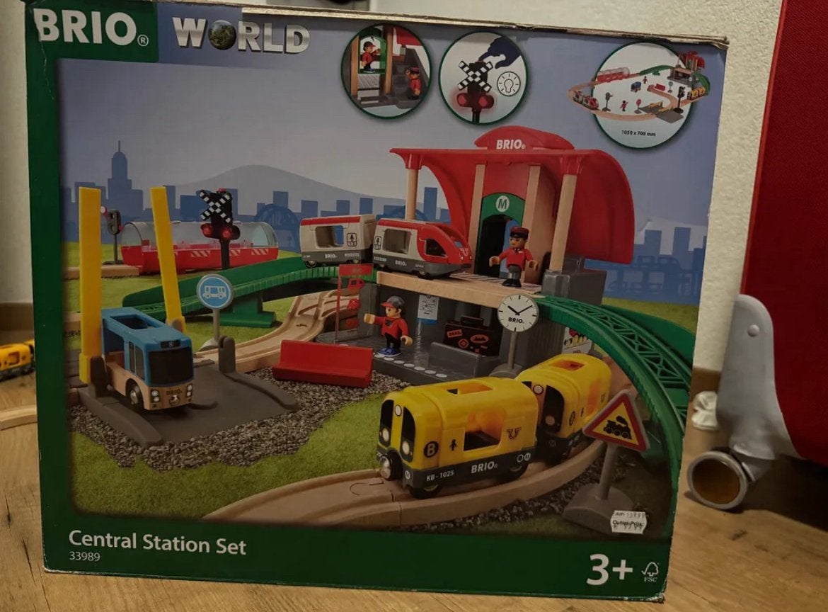BRIO World Central Station Set (33989), Ophalen, Zo goed als nieuw