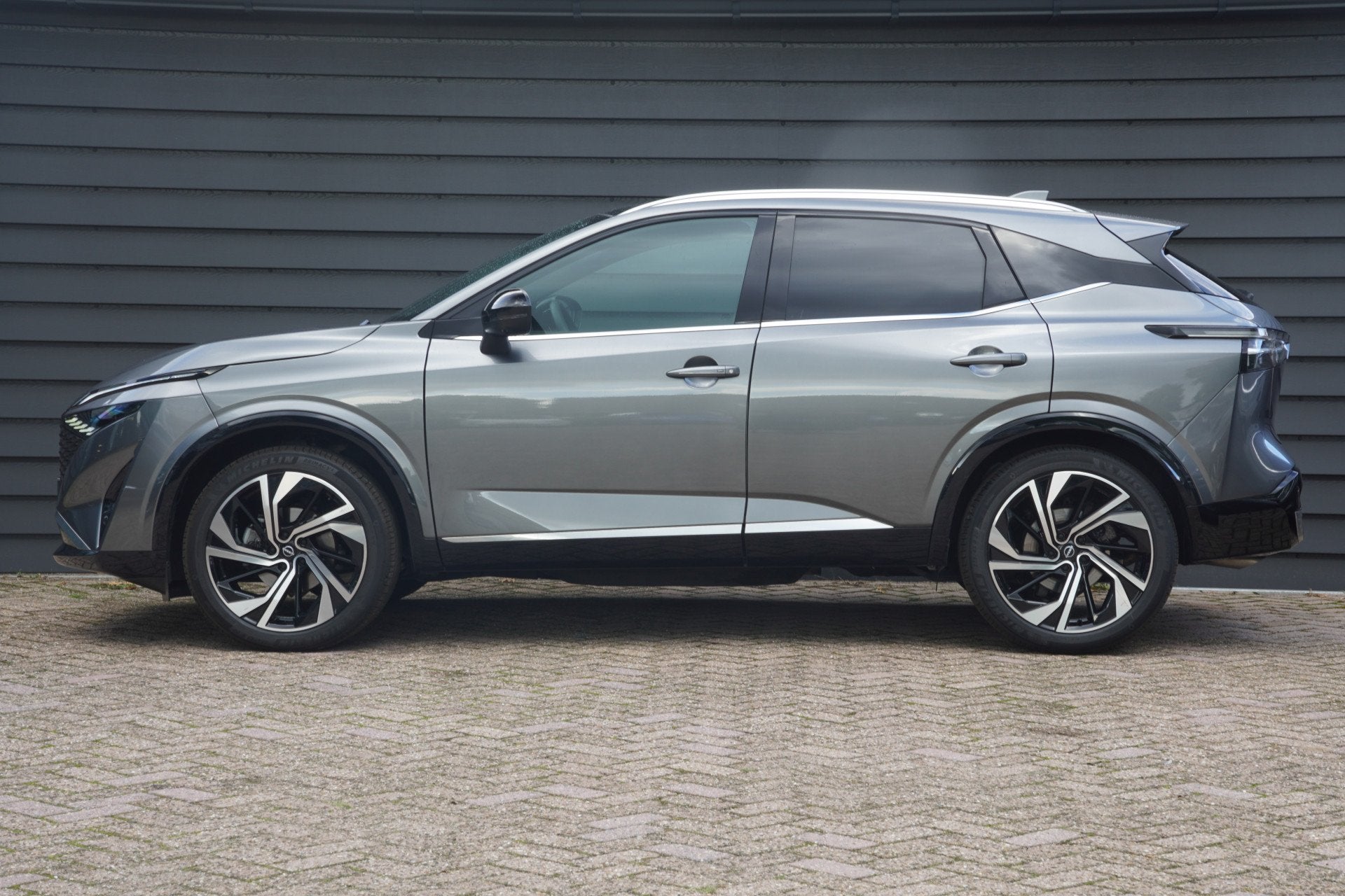 Nissan QASHQAI 1.3 MHEV Xtronic Tekna Plus - LEDER - PANODAK, Auto's, Nissan, Zwart, 4 cilinders, Bedrijf, Qashqai