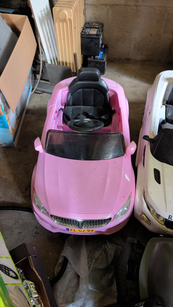 Roze elektrische kinderauto - BMW stijl, Kinderen en Baby's, Speelgoed | Buiten | Accuvoertuigen, Gebruikt, Ophalen