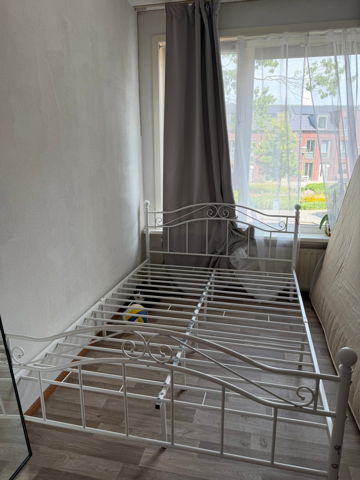 vidaXL Metalen Bedframe Wit 140x200 cm – Zo goed als nieuw, Ophalen, Wit, Zo goed als nieuw, Twijfelaar