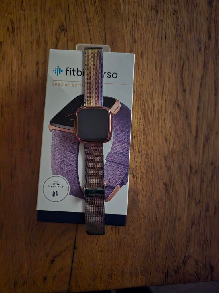 Fitbit versa speciale editie, Paars, Ophalen of Verzenden, Zo goed als nieuw, Fitbit