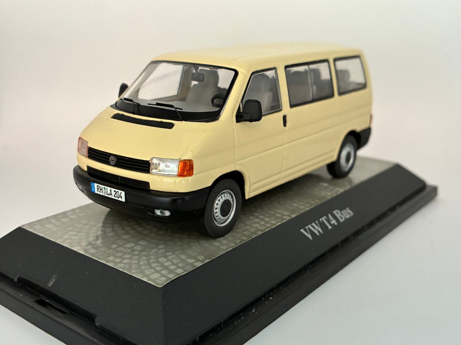 VW Transporter T4 Bus (Type 7D) 2000 - Premium ClassiXXs, Ophalen of Verzenden, Zo goed als nieuw, Auto, Overige merken