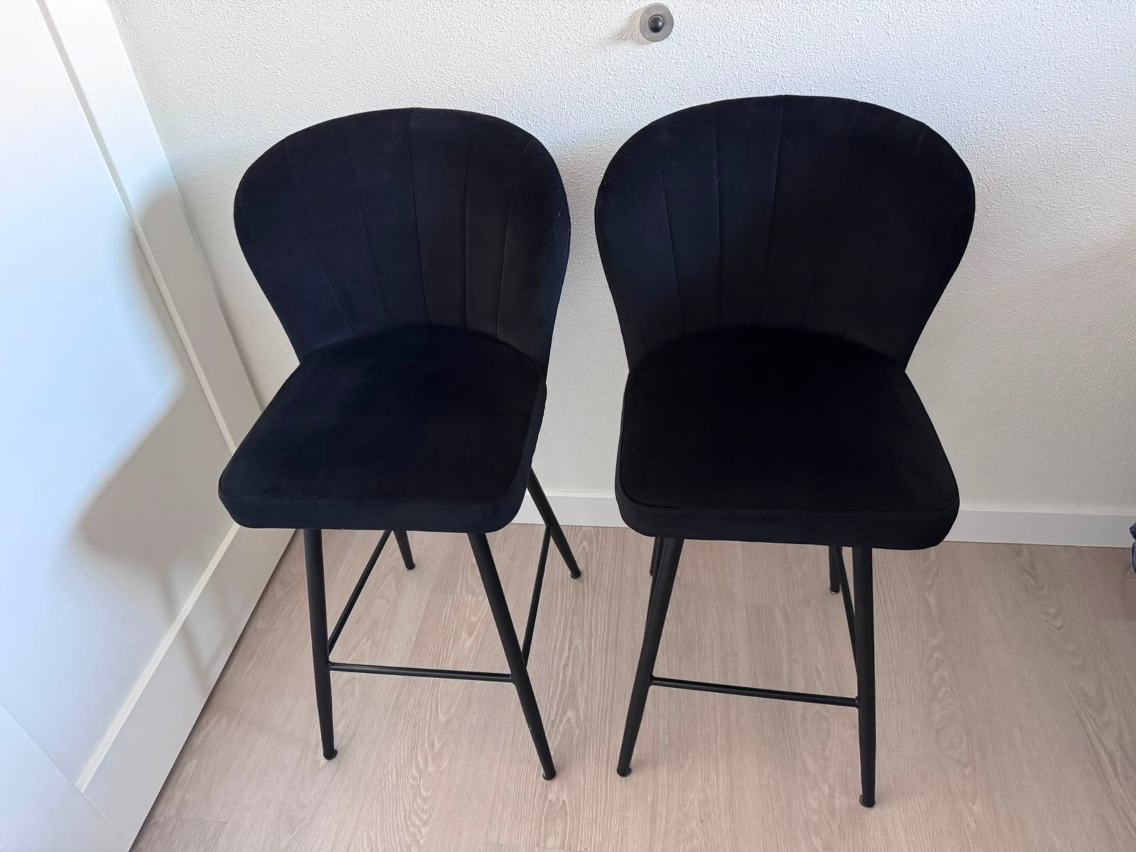 2 Zwarte barkrukken met rugleuning merk Zitmaxx, Huis en Inrichting, Barkrukken, Ophalen, Met voetsteun, 60 tot 90 cm, Zo goed als nieuw