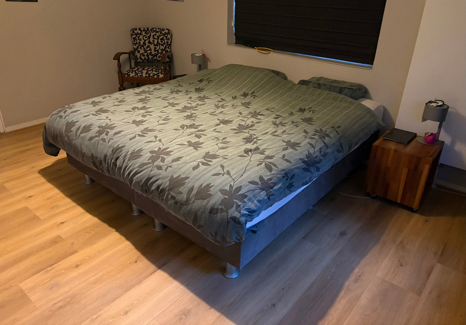 2 Mooie boxspring bedden inclusief matrassen 90x200 grijs, Huis en Inrichting, Ophalen, Gebruikt, Tweepersoons