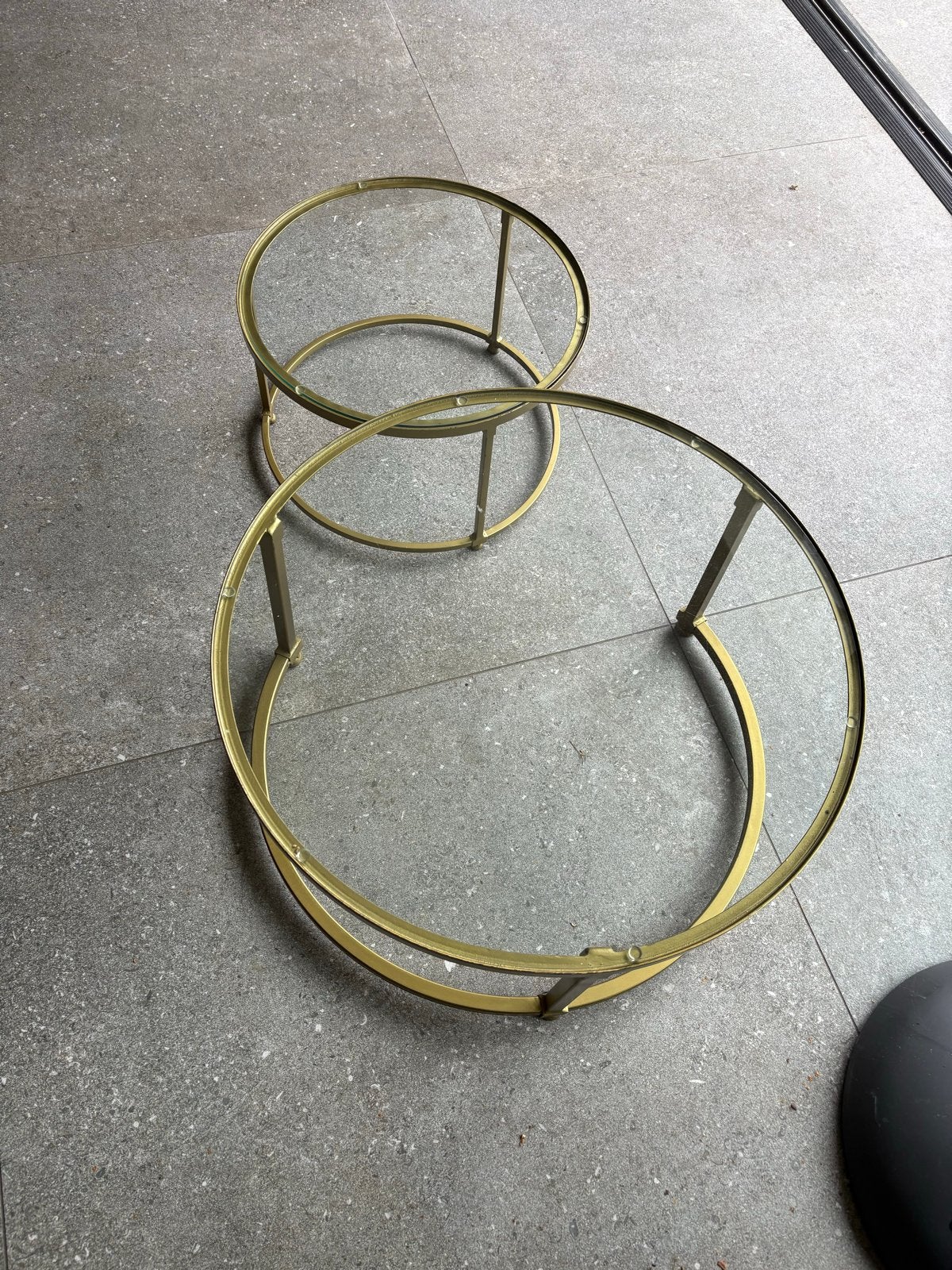 Set of 2 coffee tables with glass top, Ophalen, 50 – 75, Rond, 50 tot 100 cm