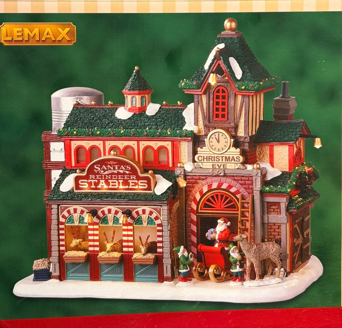 Lemax Santa’s Reindeer Stables – kersthuisje met verlichting, Ophalen, Zo goed als nieuw