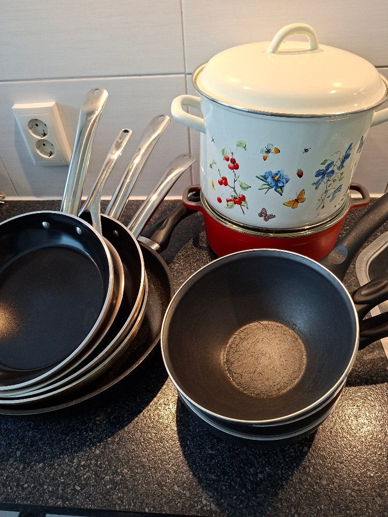 Heel veel goede pannen, Huis en Inrichting, Ophalen, Overige materialen, Pannenset, Zo goed als nieuw