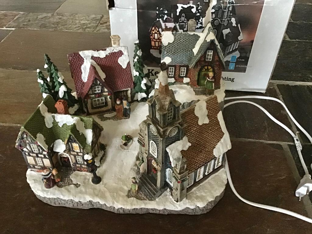 Kerstdorp met verlichting, Diversen, Ophalen of Verzenden, Zo goed als nieuw