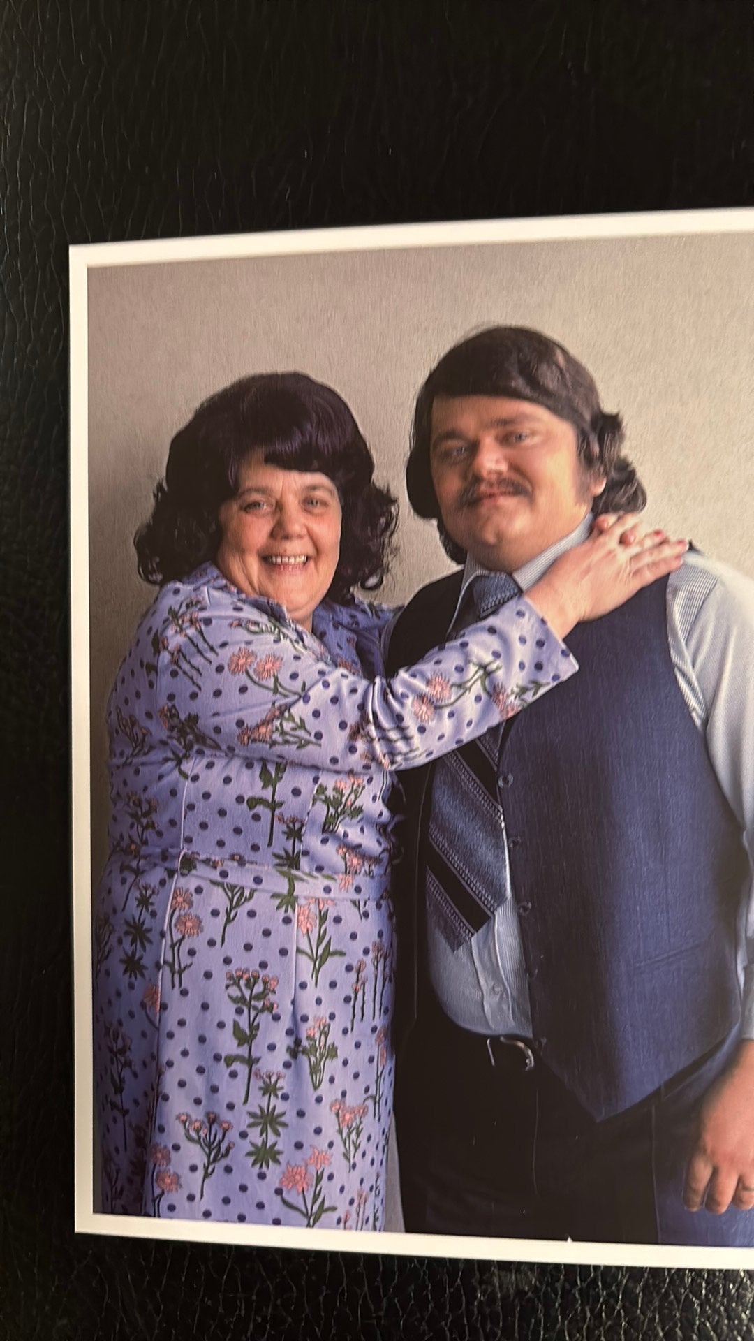 ANDRÉ HAZES met zijn moeder Ansichtkaart in prima staat, Verzenden, 1980 tot heden, Ongelopen, Sterren en Beroemdheden