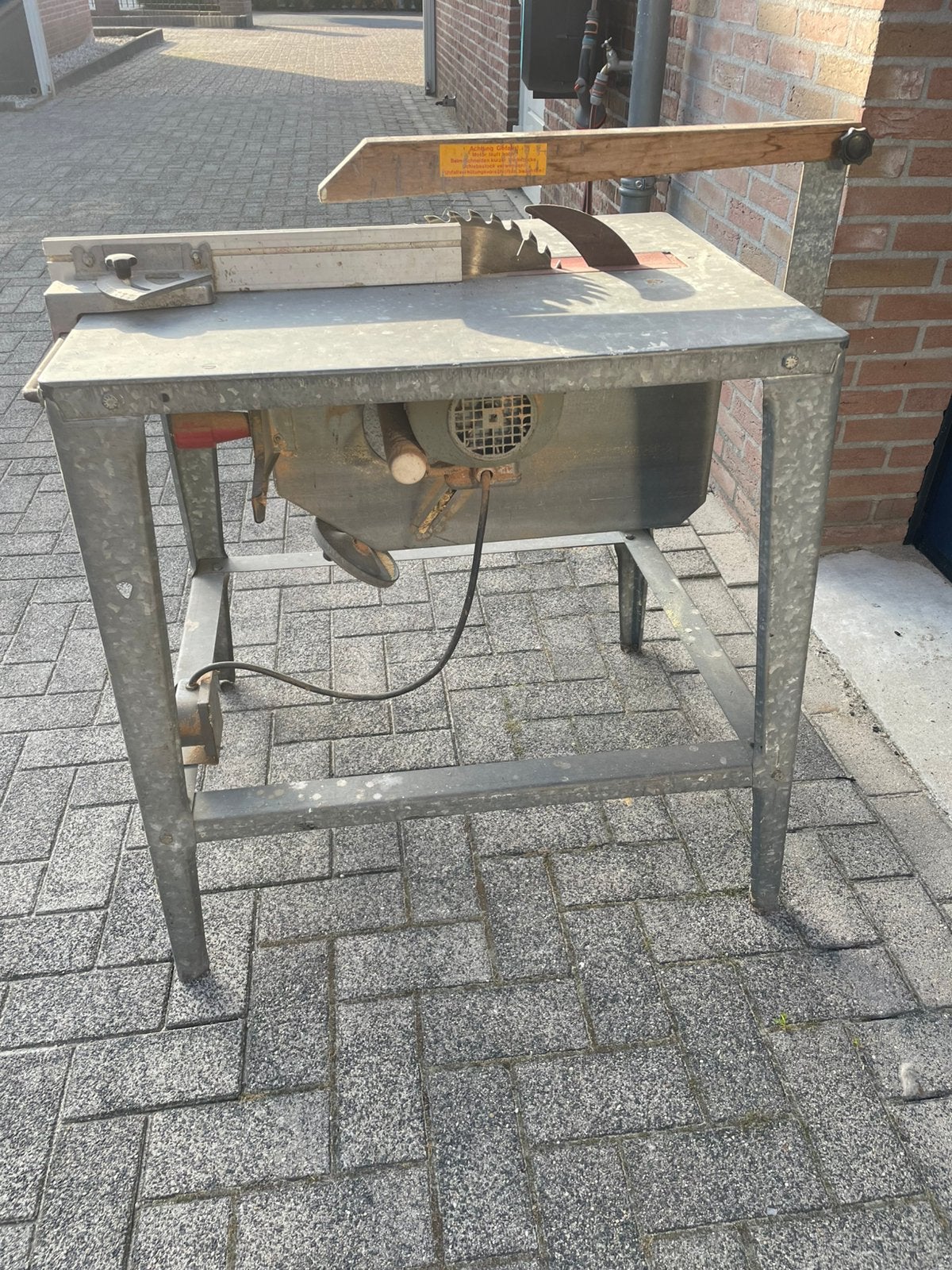 Zaagmachine voor 75 euro, Doe-het-zelf en Verbouw, Gereedschap | Zaagmachines, Ophalen, Overige typen, 600 tot 1200 watt, Zo goed als nieuw