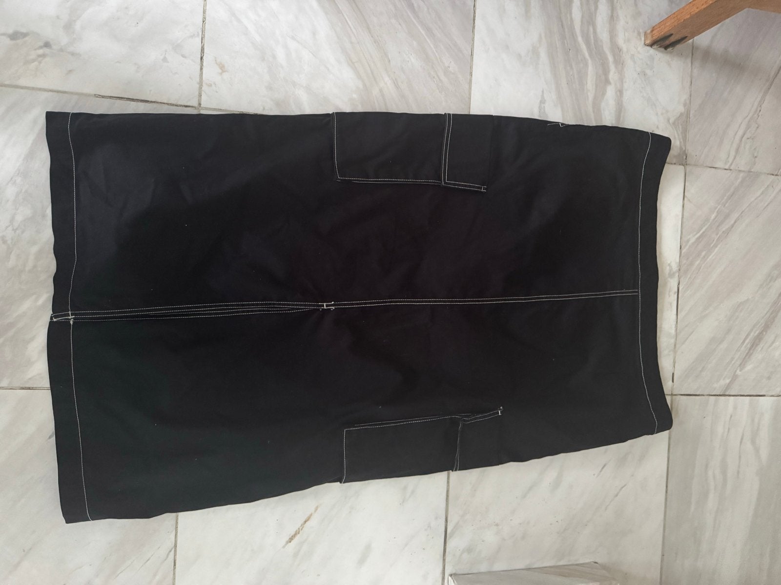 Monki Zwarte Cargo Midi Rok met Witte Stiksels, Zwart, Maat 46/48 (XL) of groter, Nieuw, Ophalen of Verzenden