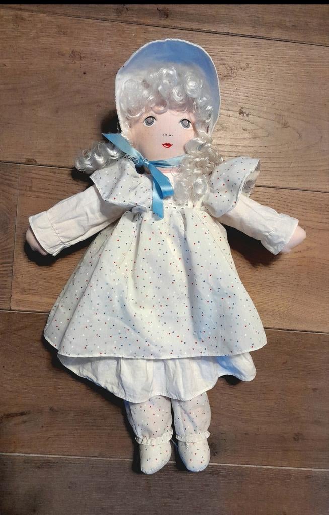 Leuke stoffen pop knuffel Holly Hobbie stijl, Ophalen of Verzenden, Gebruikt, Overige typen