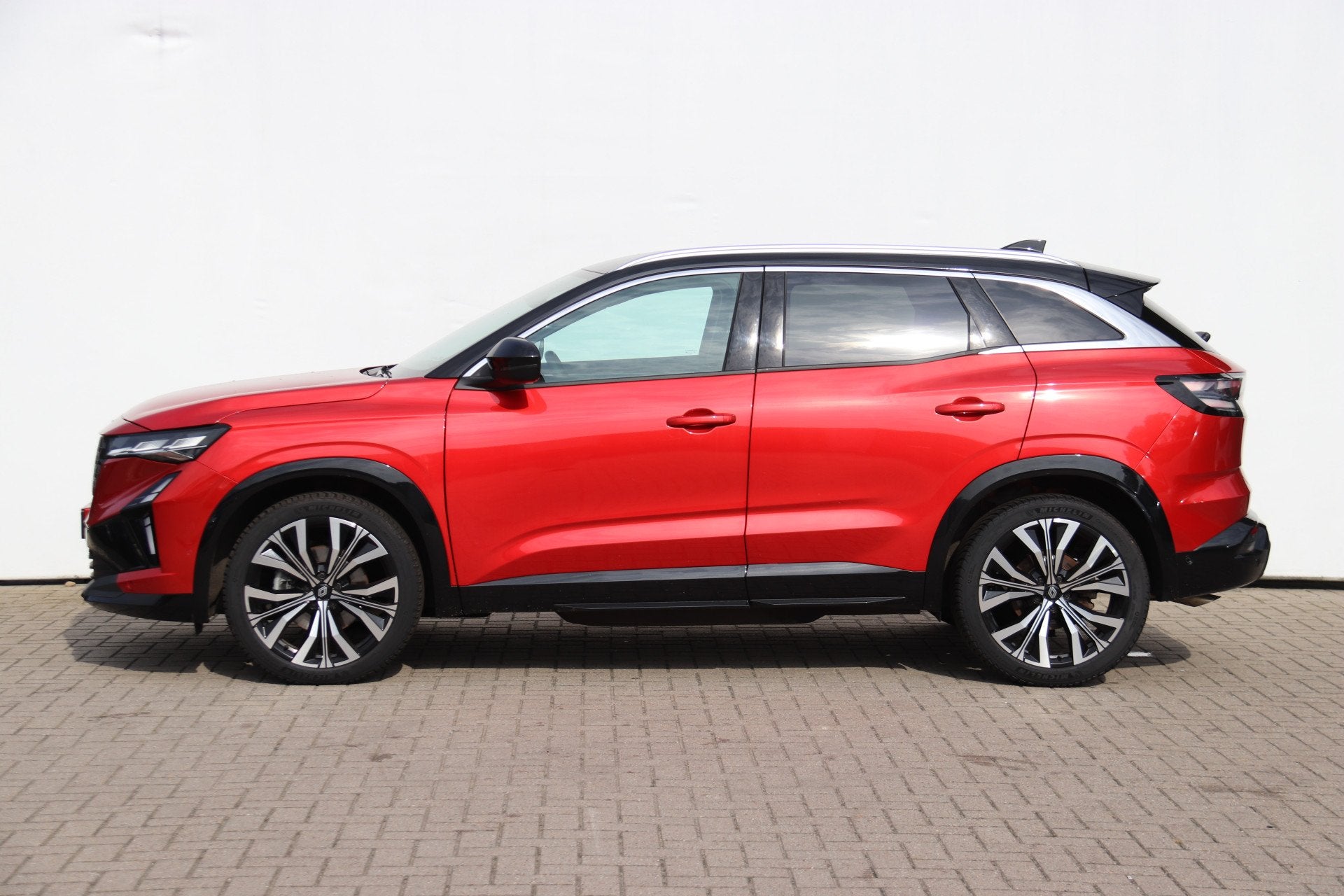 Renault Austral 1.2 E-Tech full hybrid 200 techno NIEUW MODE, Auto's, Dealer onderhouden, Gebruikt, 1199 cc, Leder en Stof