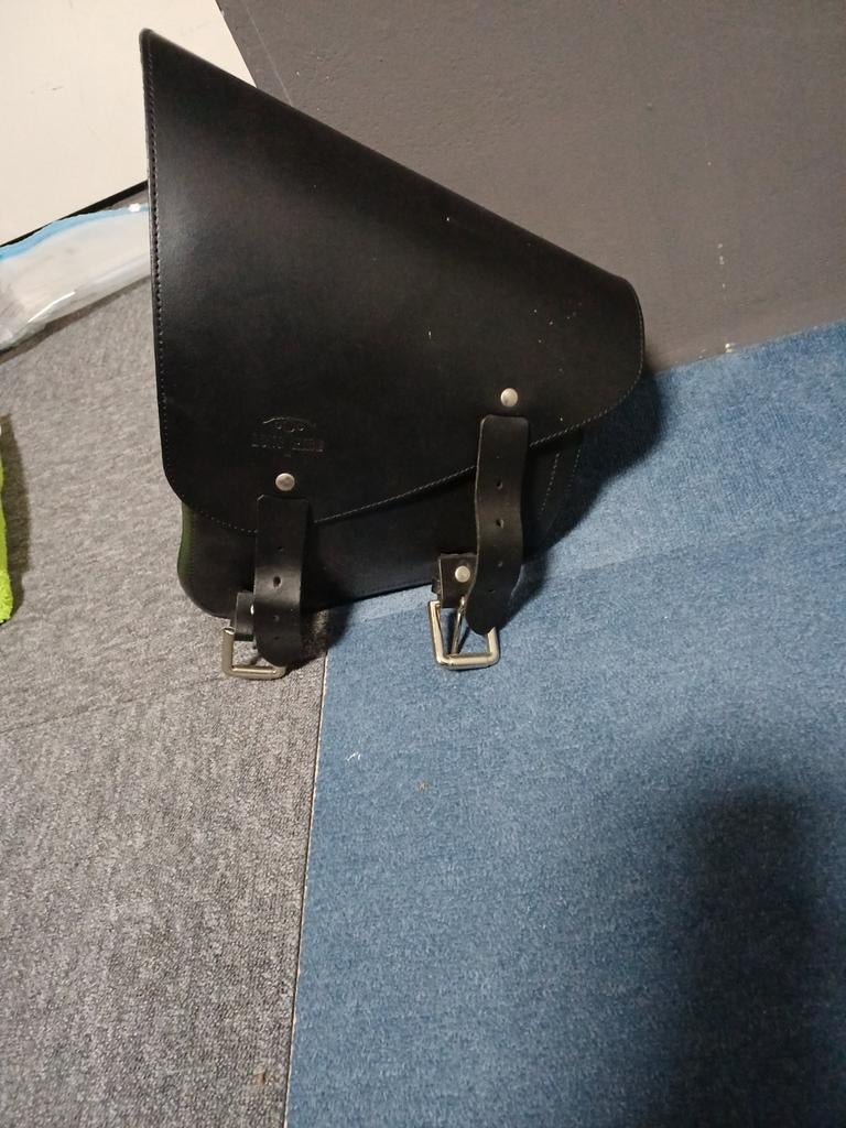 Zwarte leren zadeltas voor motorfiets, Motoren, Accessoires | Koffers en Tassen, Ophalen of Verzenden, Gebruikt