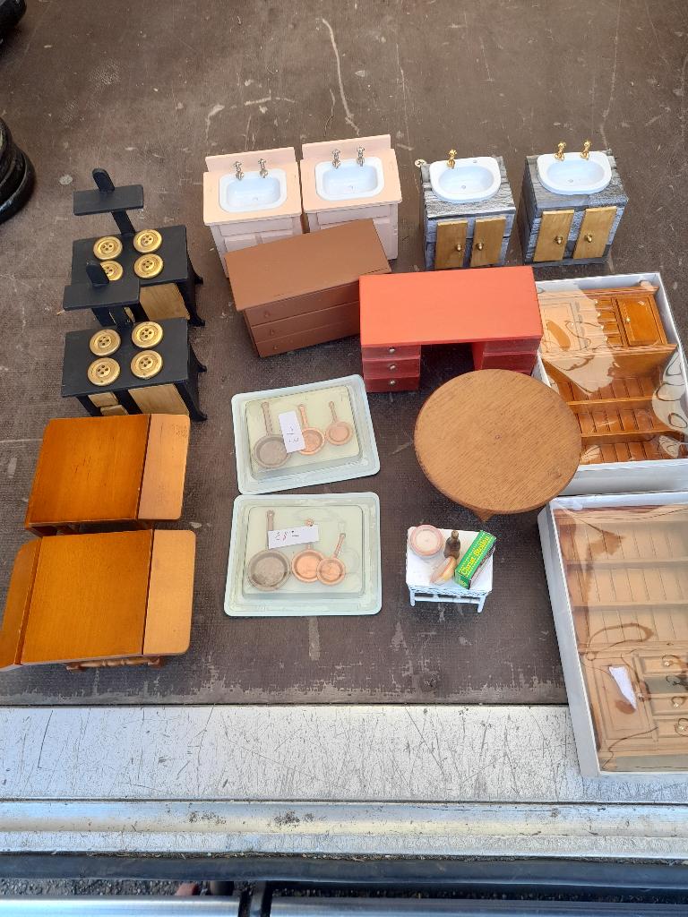 Poppenhuis miniaturen, Verzenden, Zo goed als nieuw, Poppenhuis
