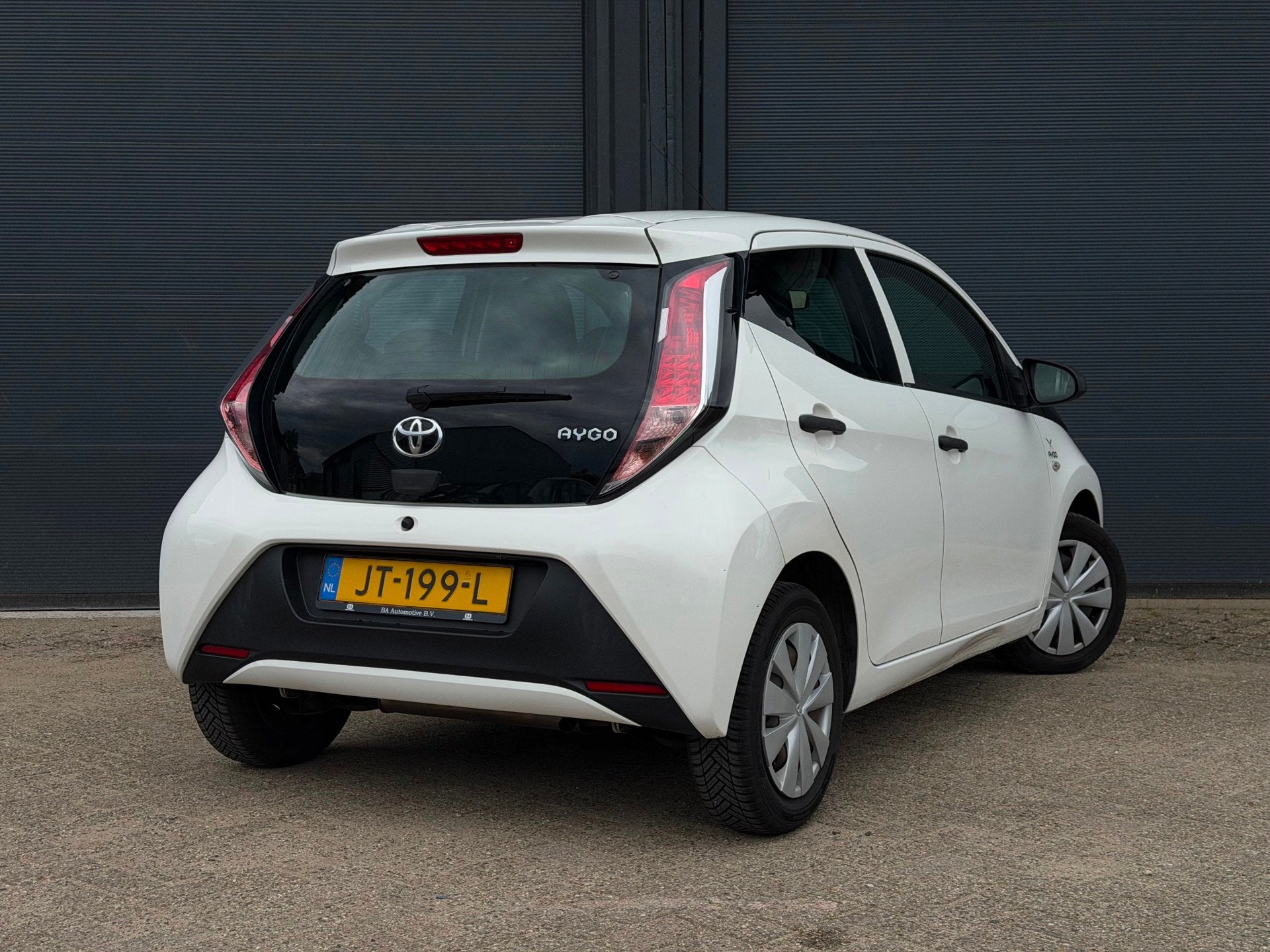 Toyota Aygo 1.0 VVT-i | Airco | 5 Deurs | E-Pakket | 03-2027, Auto's, Voorwielaandrijving, Emergency brake assist, Gebruikt, Euro 6