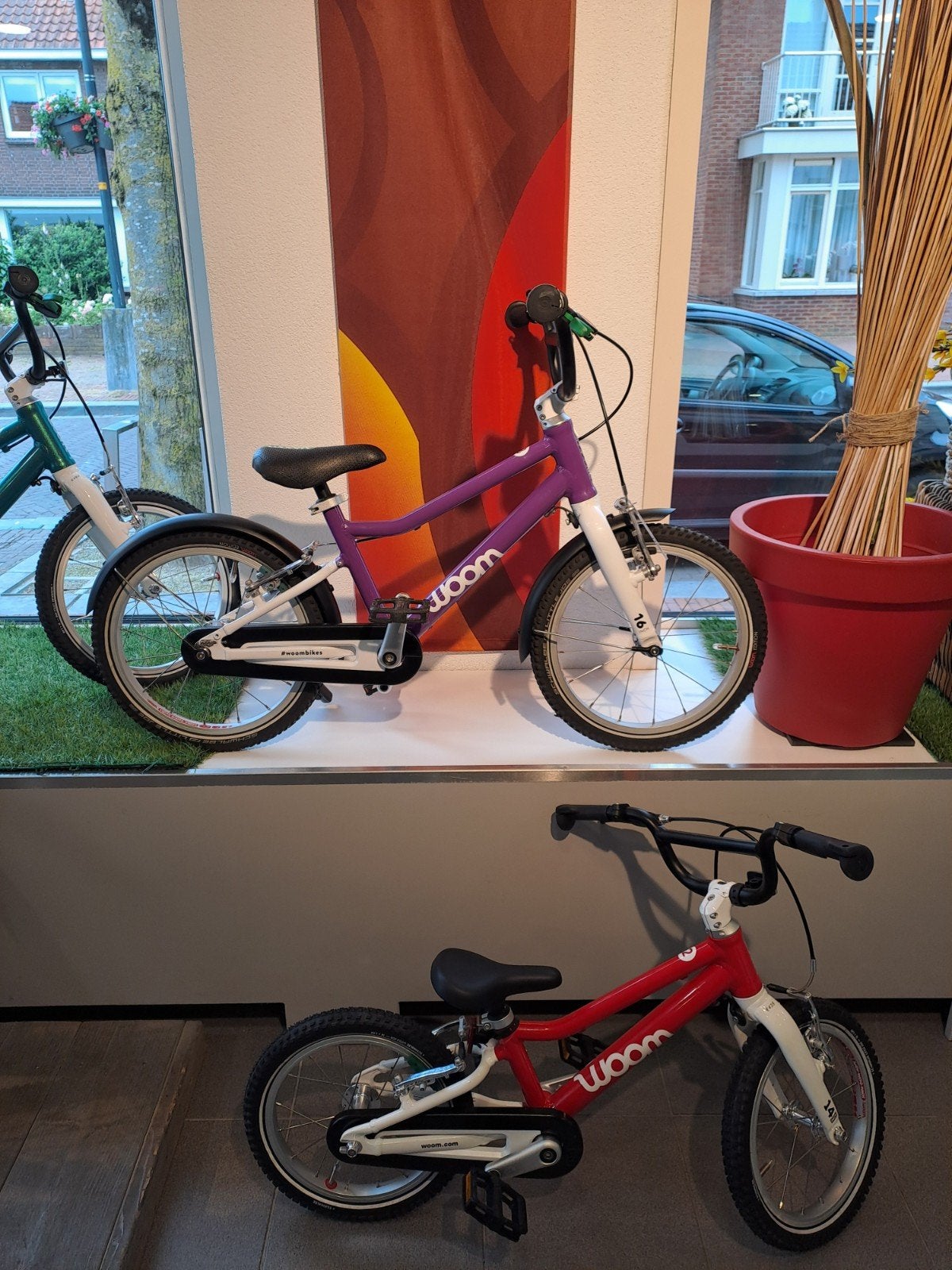 Woom 3 16 inch kinderfiets met spatborden zijstandaard zgan., Ophalen of Verzenden, Zo goed als nieuw, 16 tot 20 inch