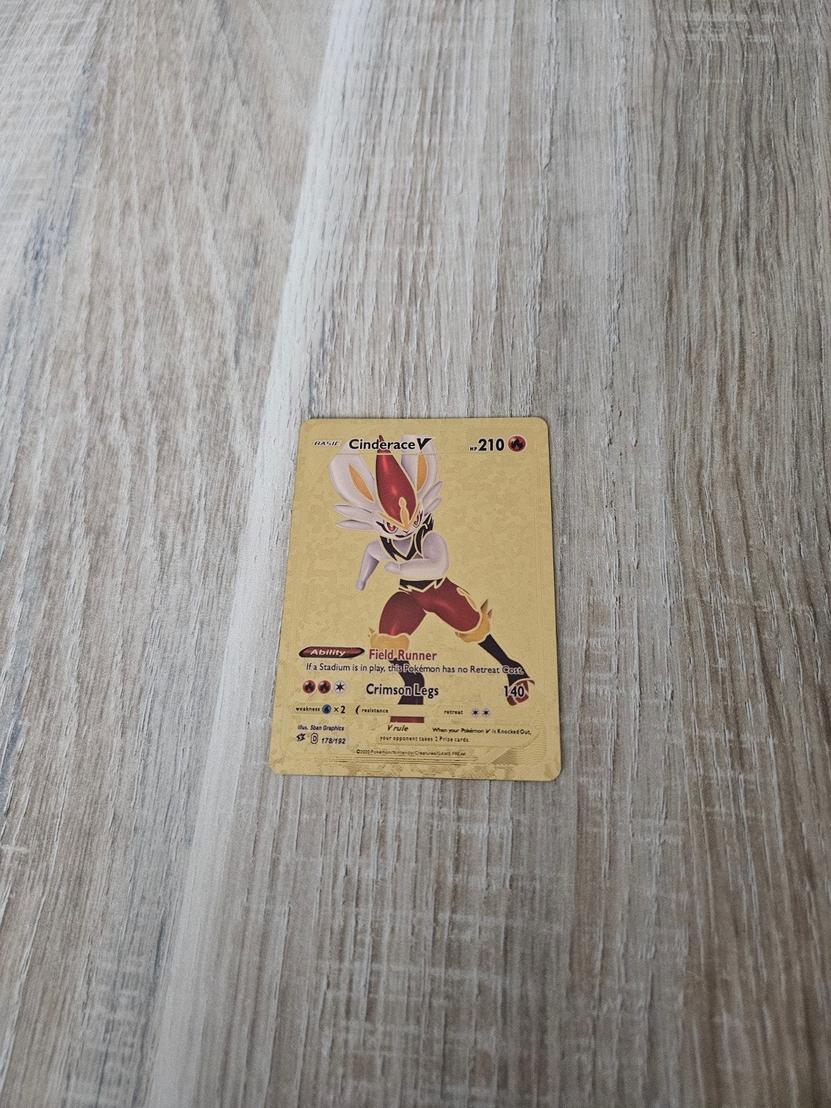 Cinderace V gold metal pokemon card, Ophalen of Verzenden, Zo goed als nieuw