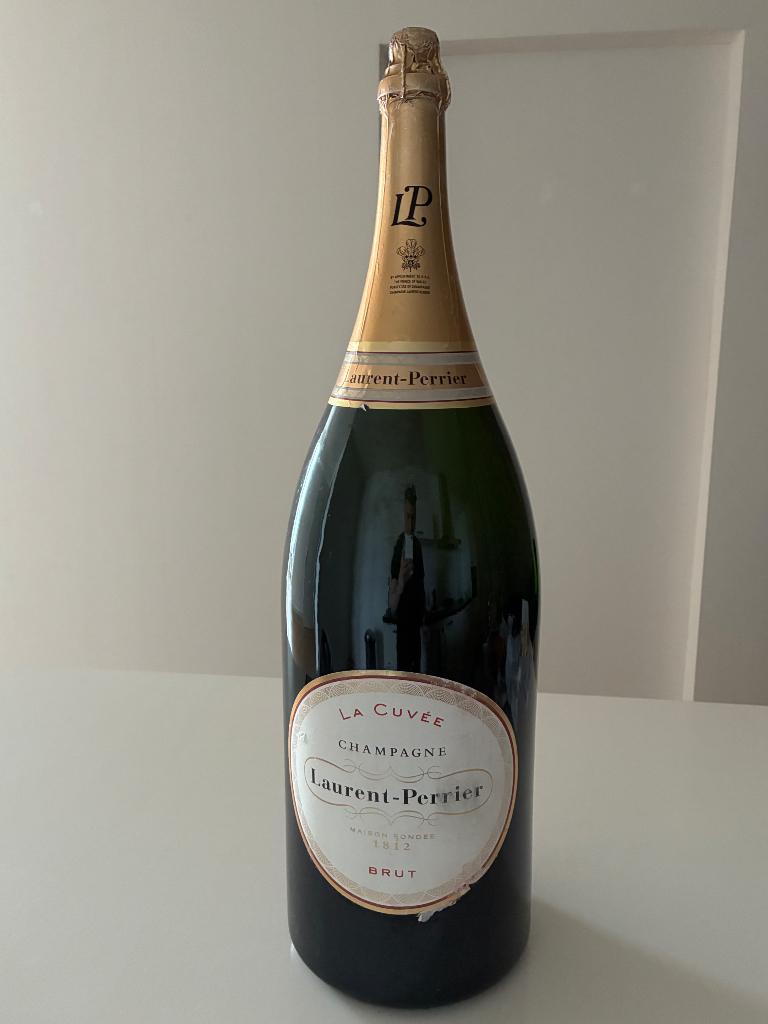 12L Laurent Perrier Champagne - Nieuwstaat - Donker bewaard, Verzamelen, Wijnen, Ophalen, Frankrijk, Nieuw, Champagne