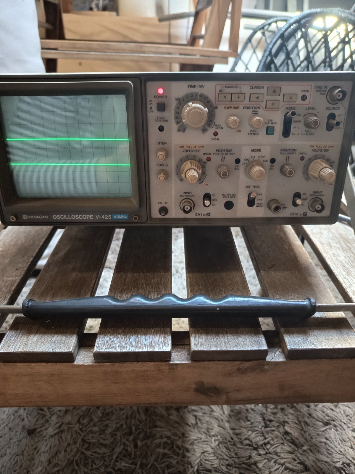 Hitachi Oscilloscope V-425, Ophalen