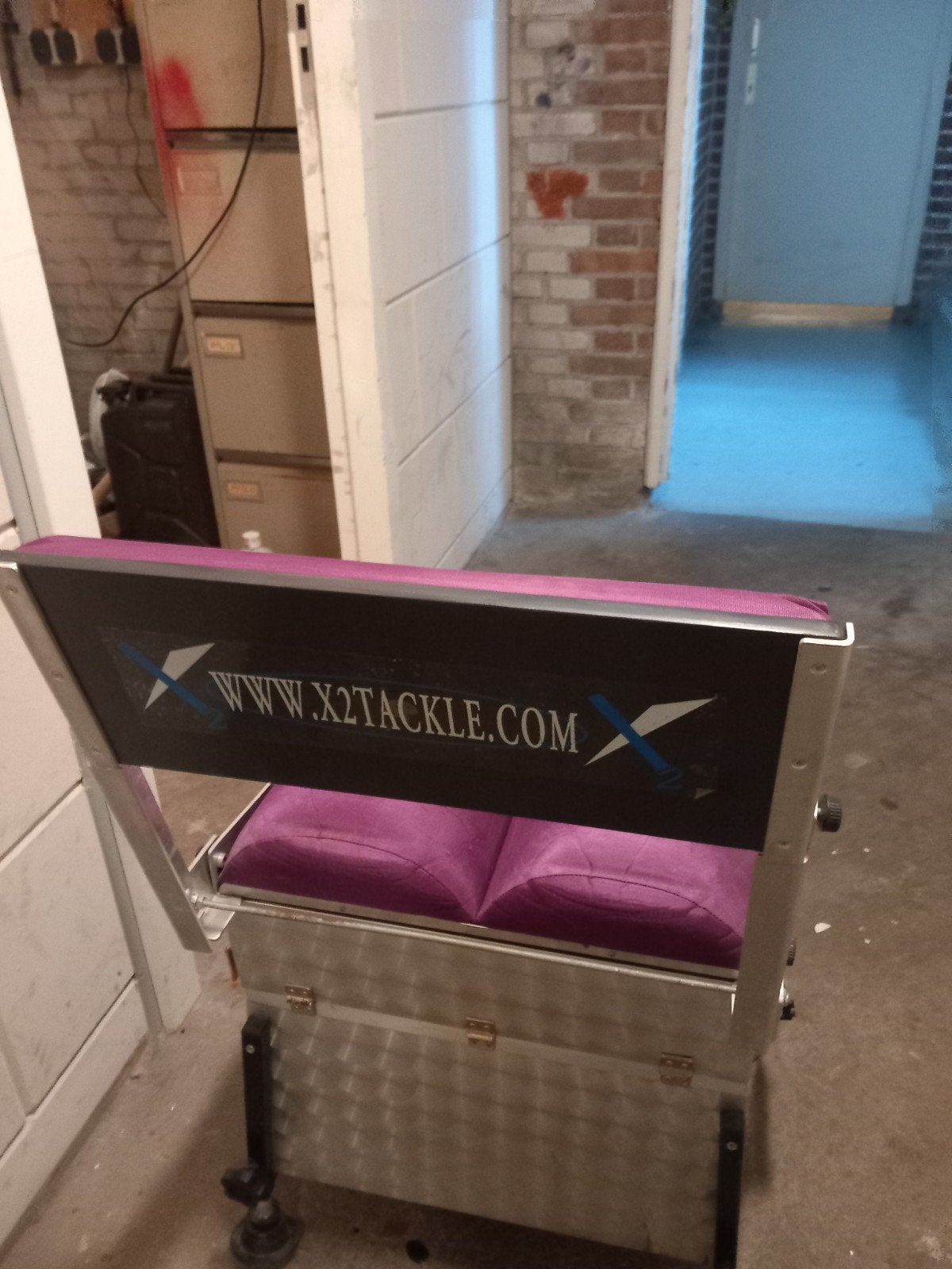 X2 Tackle M-Seat viskist met zitje en rugleuning, Ophalen of Verzenden